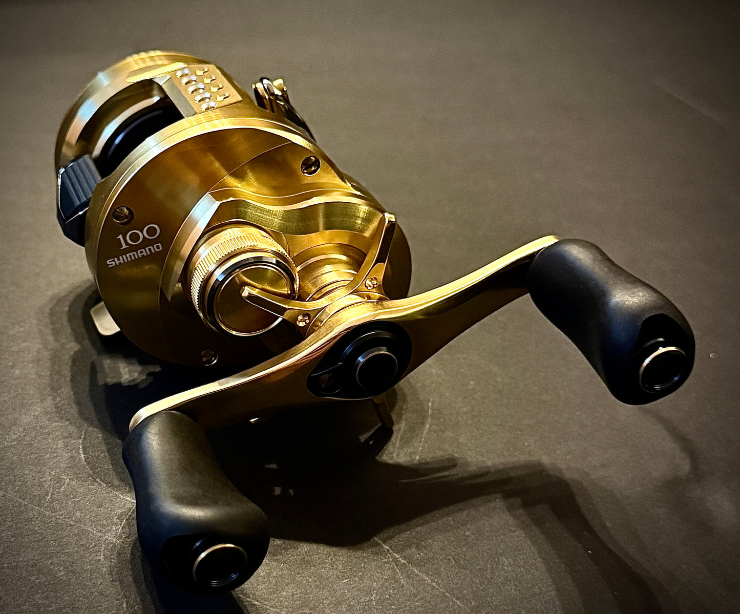 Shimano Calcutta 100 Baitcasting Reel - Right Hand | Very Good Used Condition