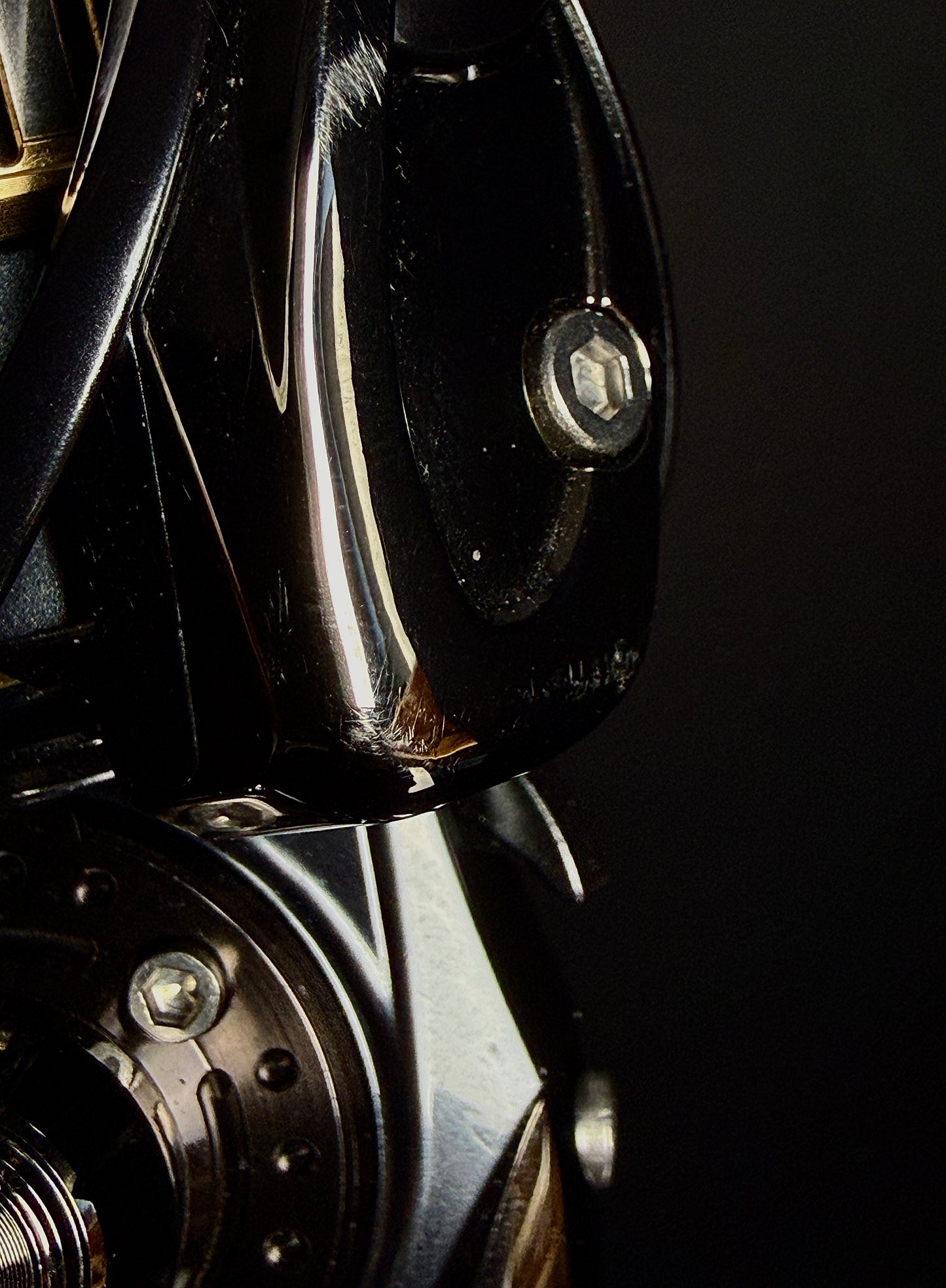 Daiwa Exist 2510PE-H Spinning Reel - 5.6:1 Gear Ratio (Used)