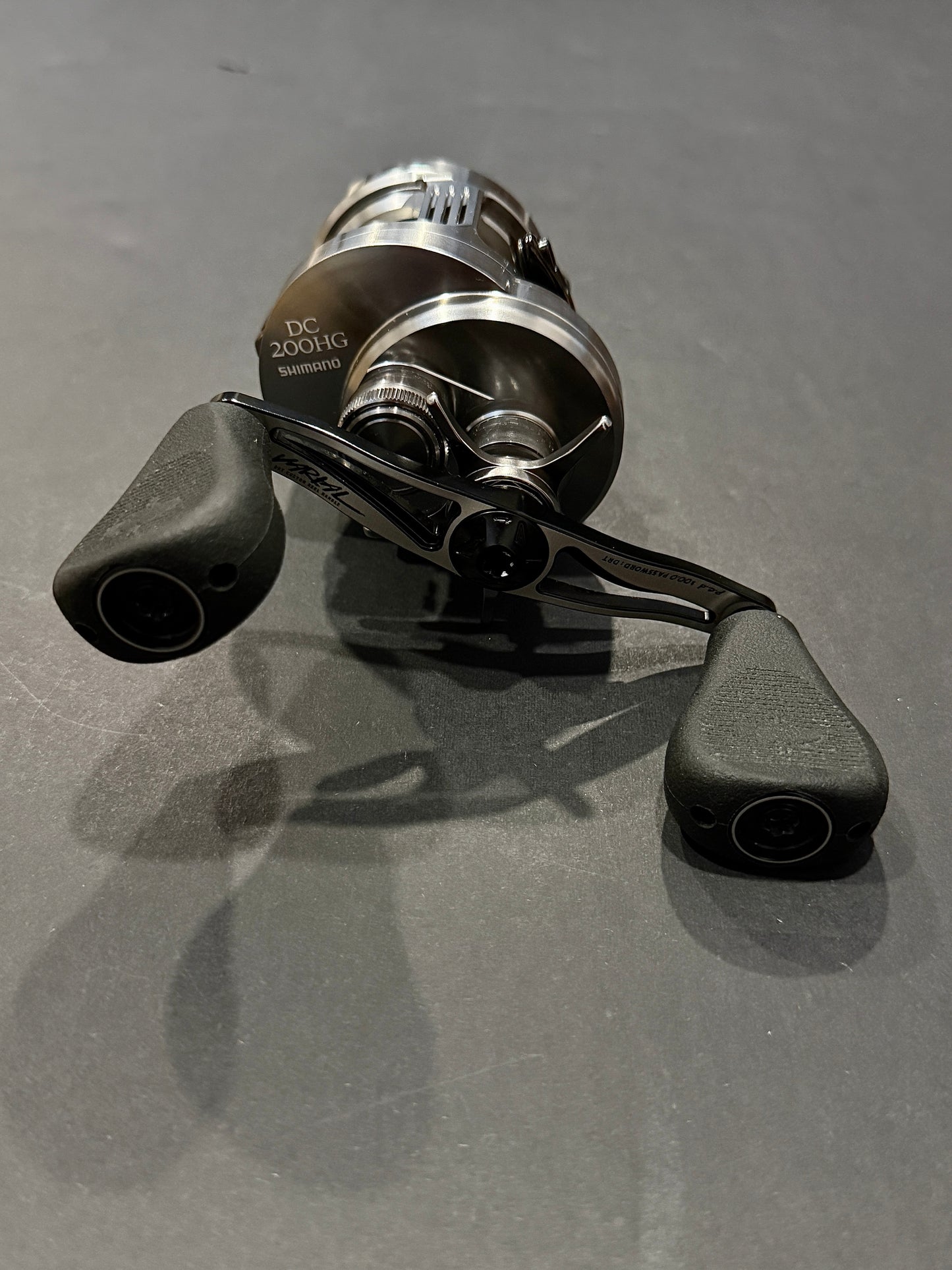 2020 Shimano Calcutta Conquest DC 200HG with 100mm White x Black Drt Varial Handle