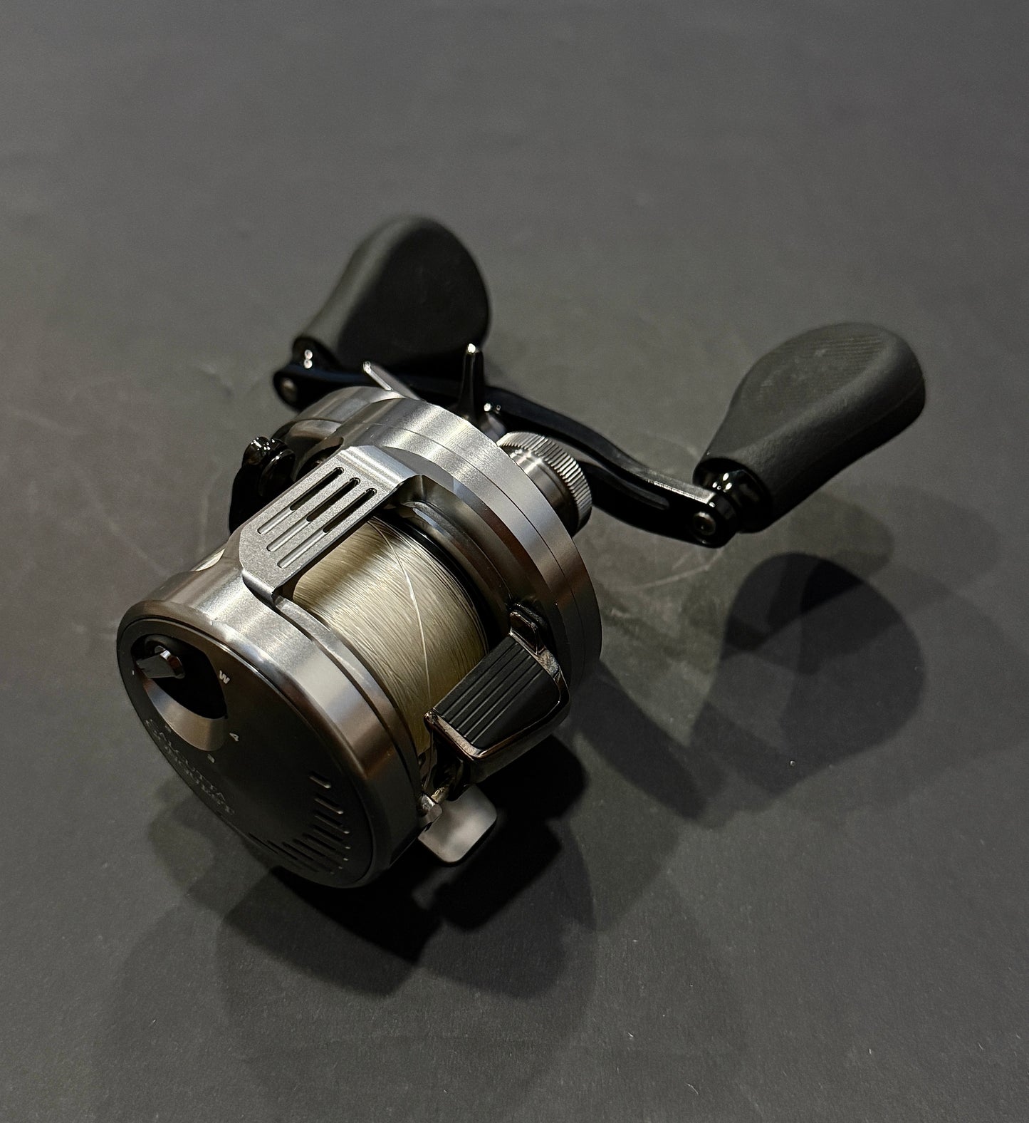 2020 Shimano Calcutta Conquest DC 200HG with 100mm White x Black Drt Varial Handle
