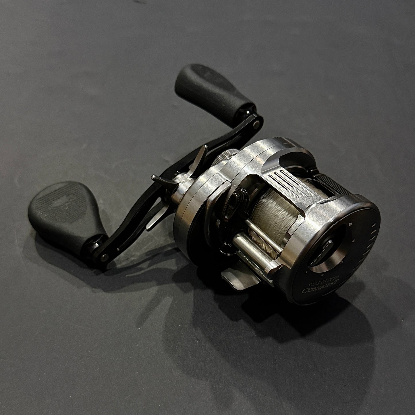 2020 Shimano Calcutta Conquest DC 200HG with 100mm White x Black Drt Varial Handle