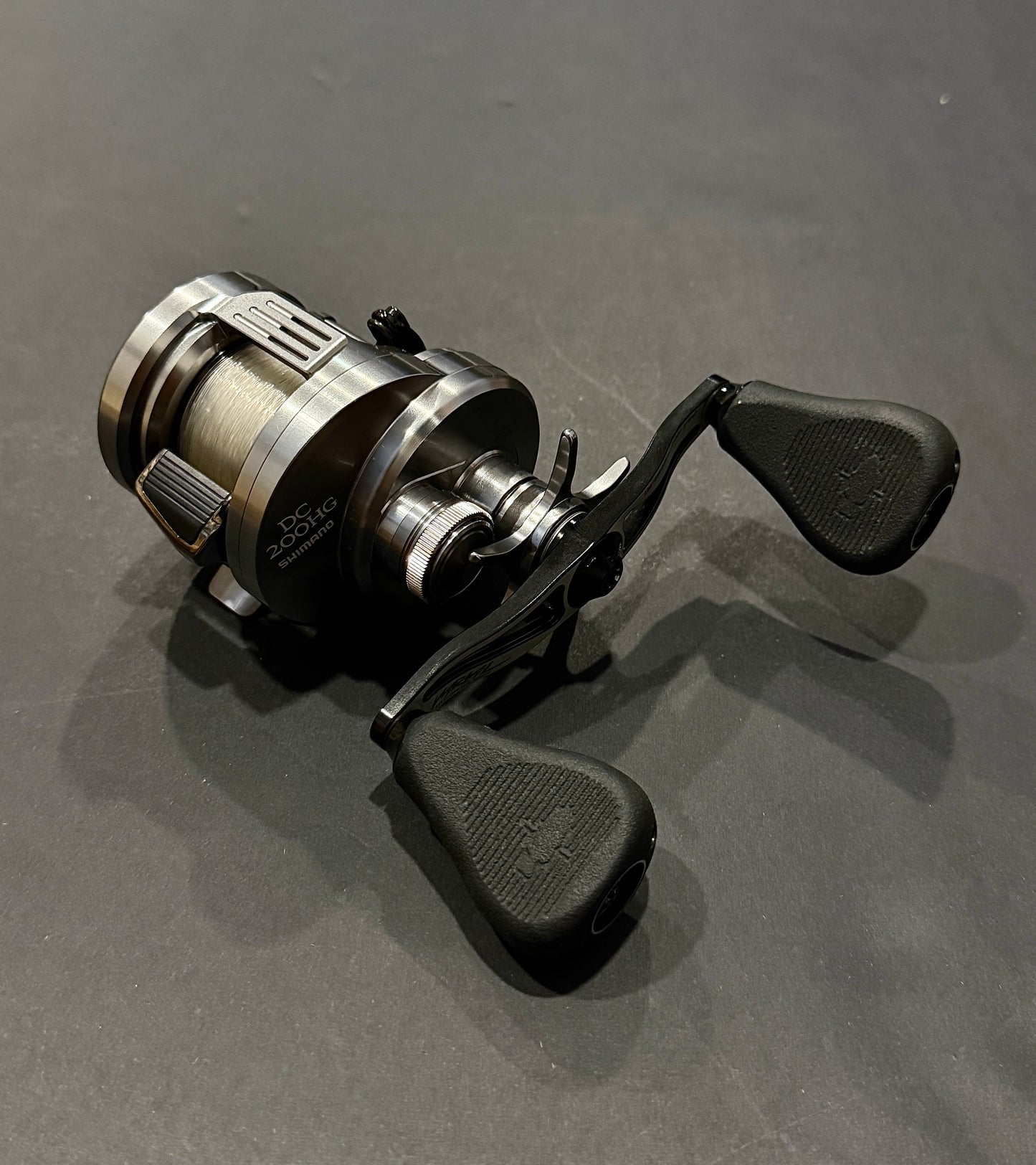 2020 Shimano Calcutta Conquest DC 200HG with 100mm White x Black Drt Varial Handle